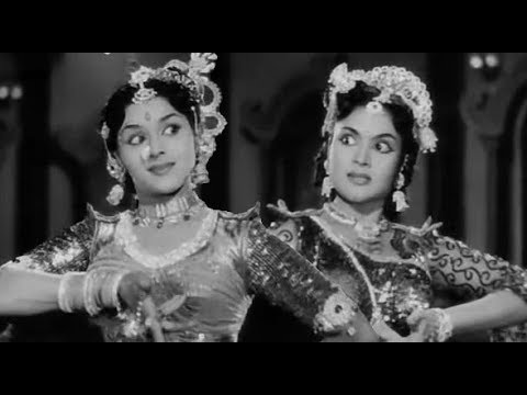 Padmini vs Vyjayanthimala dance competition -Raj Tilak 1958