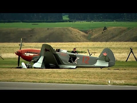 Drama at Warbirds Over Wanaka as WWII plane crashes during display