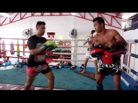 UNICOMBAT - Muay Thai Training at Yokkao Muay Thai with Kru Petchdam