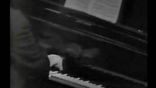 Fischer-Dieskau sings Gute Nacht