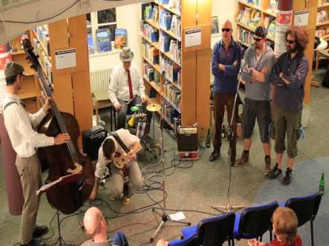 Iso Herquist og Hele Banden live im Bücherturm: Zementmischer