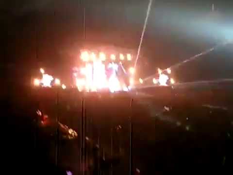 Paul Van Dyk playing Alan Wyse - Gifted Soul (Indecent Noise L.Armlock Remix) at the EDC Las Vegas