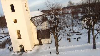 preview picture of video 'GAMMAL: Testflygning dagtid, Eds kyrka, Upplands Väsby'