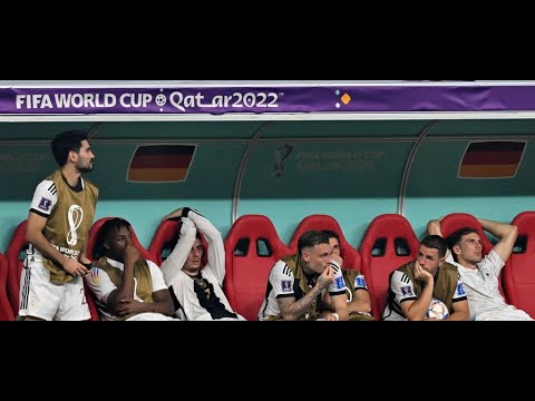 Fußball WM: Deutschland 01 : 02 Japan und "One Love" Binde