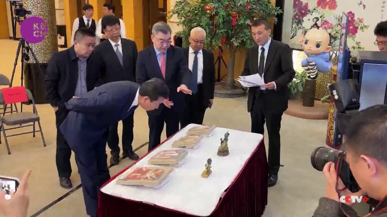 US Returns 38 Chinese Cultural Artefacts to China