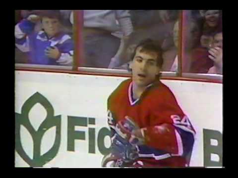 Ron Sutter smashes Chris Chelios 1989 Playoffs