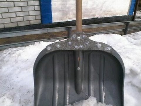Лопата снеговая мобильная лсм-800с. Лопата для снега треснутая. Сломалась лопата для снега. Лопнула лопата для снега. Лопнула лопата для снега.