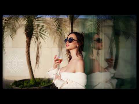 Moon boots & nic hanson - Clear