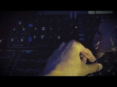 Access Virus TI, Arturia MicroBrute, Behringer Model D & Pro-1 | Oceanic Trench, Deep Blue EP