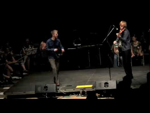 Jeremy Kittel (fiddle) & Nic Gareiss (percussive stepdancing) - Live in Santa Cruz, CA
