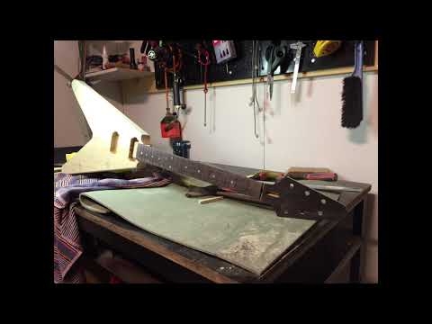 DIY Korina Flying V @Oulu-opisto