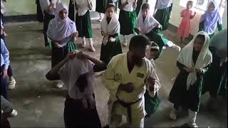 আদর্শ সদর উপজেলার কিশোর কিশোরী ক্লাবের সদস্যদের ক্যারাটে প্রশিক্ষণ
