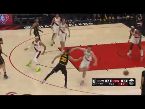 Andrew Wiggins should be blamed for not giving Stephen Curry the assist of the season 🤣