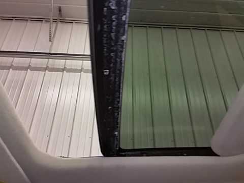 CI0830 - 2005 Saturn Vue - Power Sunroof