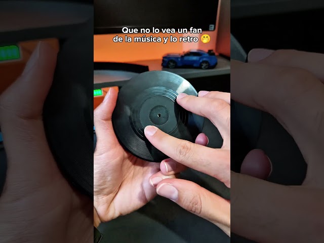 Vídeo relacionado con Liekadijiae 6 posavasos de silicona, posavasos retro de vinilo con soporte, en forma de discos de vinilo, para café, té, jarra de cerveza, vino, de cristal, casa y bar