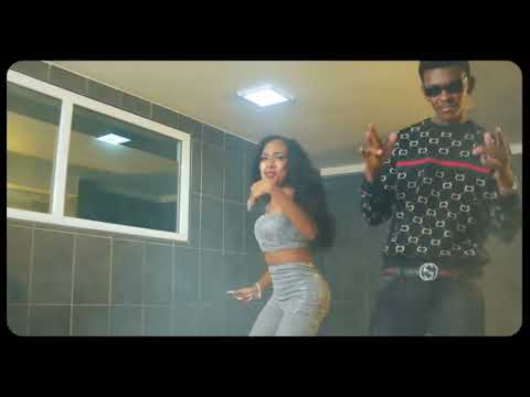 NGIAH TAX OLO FOTSY feat MAMA RED - TSOFIKO RANO (Clips officiels)