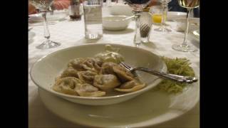 preview picture of video 'Pelmeni (Russian Meat Dumplings)'