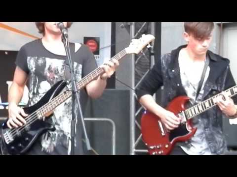 Cave Comrades - Strategy [Live 31/08/2016 Hannover Summer in the City]