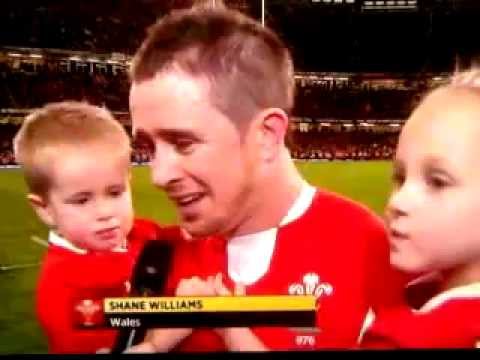 Shane Williams last ever try for Wales (emotional speech)