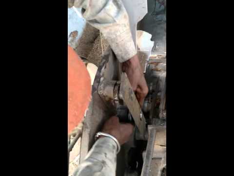 How to adjust blades of chaff cutter