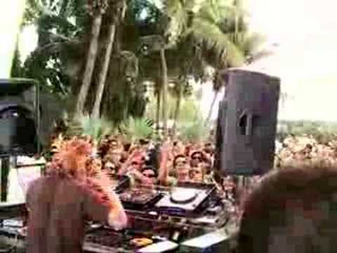 James Zabiela tears up the Beatport Pool Party @ Miami WMC 2008