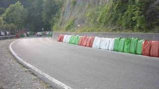 preview picture of video 'Gara campionato nazionale velocità in salita GORNO 2010-Sidecar'