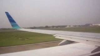 preview picture of video 'Garuda Indonesia Boeing 737-800 Take Off'