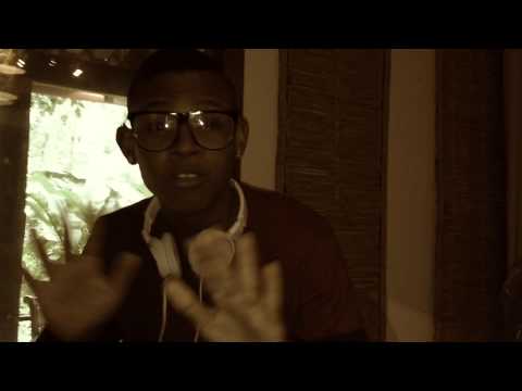 Menina Nerd - Lucas e Orelha