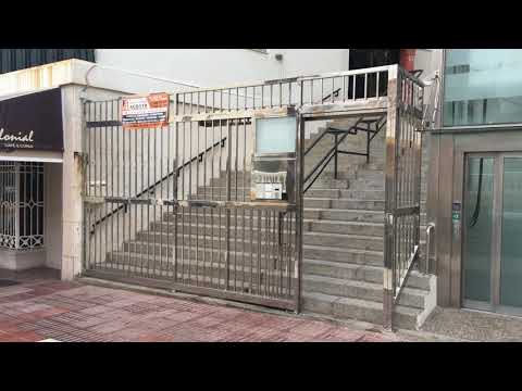 Cancela automatica de acero inoxidable.