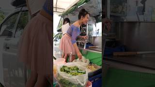 Download lagu Lot of Customer waiting noodle - Thai Street Food mp3