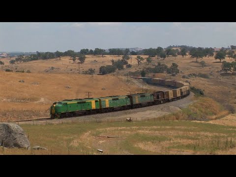 Australian streamliner diesel locomotives - GM38, GM32, GM34 -  main south - January 2006