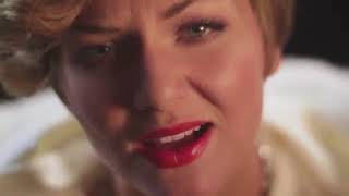 Ella Endlich - Küss mich, halt mich, lieb mich (Official Video)