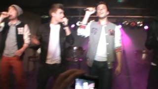Auryn - Umbrella y Only girl in the world (León, 2 de marzo)