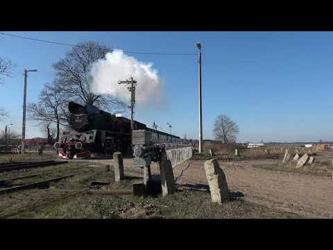 Rogatki mechaniczne z  siatką zwaną firanką, parowóz i furmanka. Nowawieś Mochy 2022