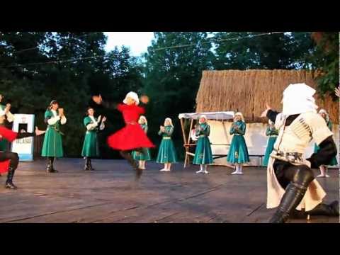 STRÁŽNICE - obdivuhodné taneční kreace členů souboru ARFAN ze Severní Osetije