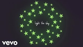 Grace VanderWaal - Light The Sky (Lyric)