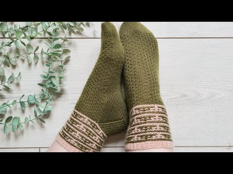 Yarnflakes Knitting Podcast 169 – Socks, maintaining a pattern & the table