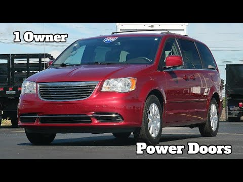 2016 Chrysler Town & Country LX | Power Liftgate and Side Doors - Leather!