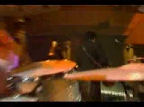 Queens of the Stone Age - Gonna Leave You Live