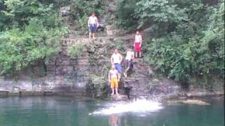 preview picture of video 'vioc crew cliff jumping'