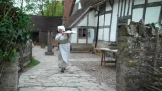 preview picture of video 'Tudor baking at Mary Arden's Farm, home of Shakespeare's mother'