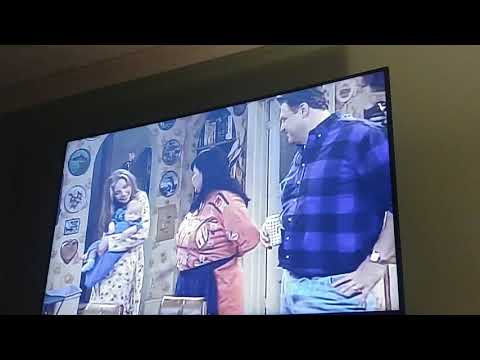 Becky shows Jackie's baby to Dan amd Roseanne 👶