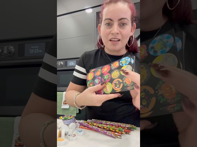 Vídeo relacionado con 30 Piezas Bolsas Regalo con Asas 15x8x21cm,Bolso Pequeño de Papel Rosa,Bolsitas Galletas Caramelos de Niños,Regalos para Fiestas Cumpleaños,Navidad,Bodas,Halloween,Bolsas de Regalo Coloridas