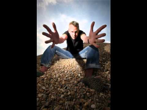 Fatboy Slim - The Journey (feat Lateef)