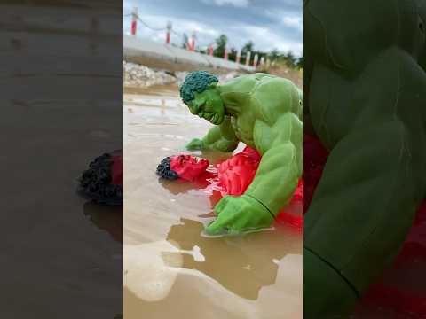HULK DEFEATED RED HULK SAVED SPIDERMAN | MARVEL TOYS
