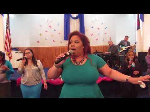 Coro Jehova Shalom - Adorare (Medley) / Vamos Escalando Peldanos