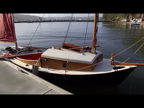 Jollenkreuzfahrt mit der „Kate Louise“ – Ein Blick in das Innere eines Stornaway 18 Trailerseglers.