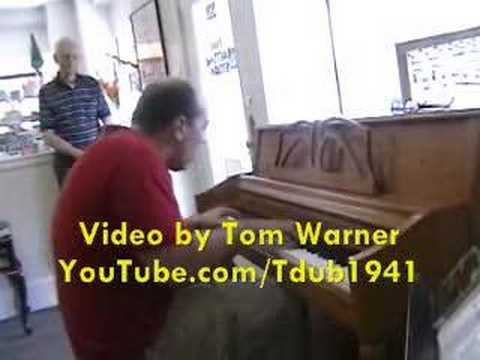 Martin Spitznagel plays the "Pine Apple Rag" in Sedalia 2008