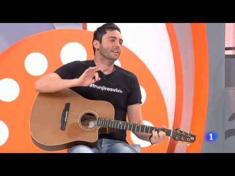 David Guapo en TQH, cantando una "Canción inventada".