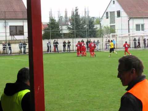 Stráže - Mokrý Háj gól Tomáš Polák (15.4.2012).avi